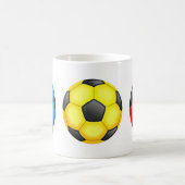 カラフルなサッカーボール コーヒーマグカップ (中央)