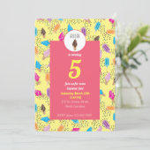 カラフルなサマーアイスクリームパターン誕生日 招待状 (スタンド正面)