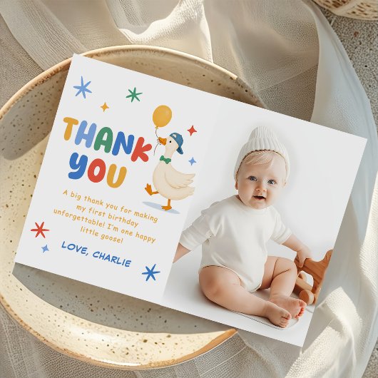 カラフルなシリー・グースの子供の1歳の誕生日写真 サンキューカード