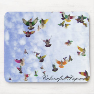 カラフルなハト マウスパッド