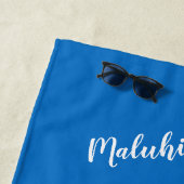 カラフルなハワイアン ピース ラブ あなたの名前 青 ビーチタオル (インサイチュ)