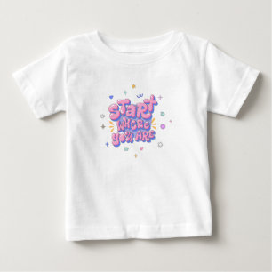 カラフルなバブルレター名言 ベビーTシャツ