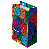 カラフルなバレーボールのスポーツのコラージュ スモールペーパーバッグ (裏面アングル)