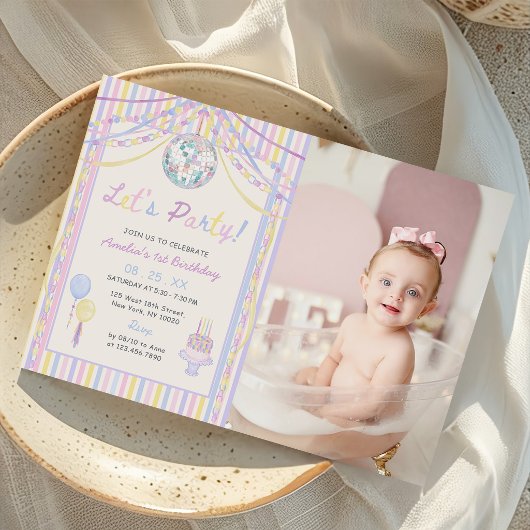 カラフルなパーティーの子供の誕生日パーティーの写真 招待状