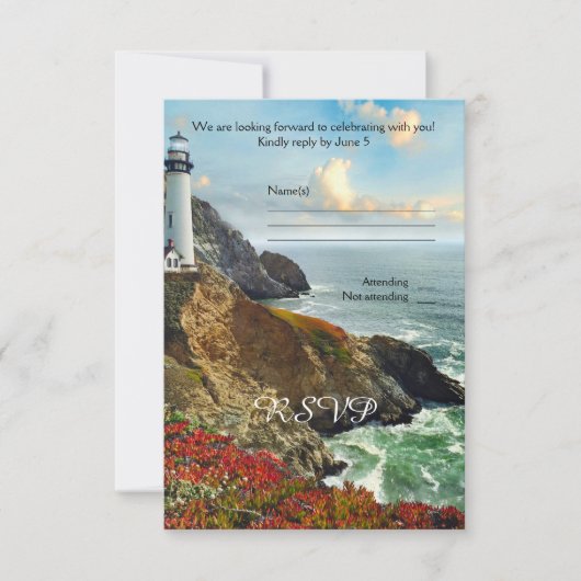 カラフルなビーチの灯台 ウェディング・RSVPカード 招待状 (正面)