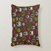 カラフルなフクロウの落書きの背景パターン アクセントクッション (正面(垂直))