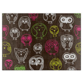 カラフルなフクロウの落書きの背景パターン カッティングボード (正面)