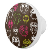 カラフルなフクロウの落書きの背景パターン セラミックノブ (右)