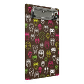 カラフルなフクロウの落書きの背景パターン ミニクリップボード (アングル)