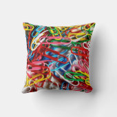 カラフルなペーパークリップの事務用品のギフト クッション (裏面)