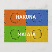 カラフルなポップアートコラージュ & "ハクナマタタ" メッセージ ポストカード (正面)