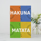 カラフルなポップアートコラージュ & "ハクナマタタ" メッセージ 便箋 (スタンド正面)