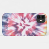 カラフルなモダン・タイダイ柄 オリジナルネーム Case-Mate iPhoneケース (裏面(横))