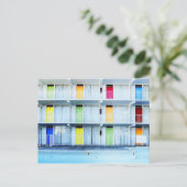 カラフルなモーテルのドア、ニュージャージー州ワイルドウッド ポストカード (スタンド正面)