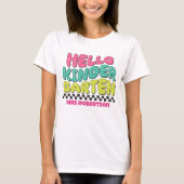 カラフルなレトロ幼稚園の先生Tシャツ Tシャツ (正面)