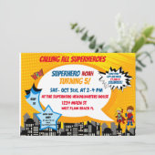 カラフルなレトロ漫画のスーパーヒーロー ハロウィン 招待状 (スタンド正面)