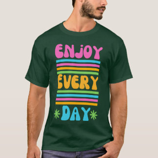 カラフルなレトロ風の美しい引用 Tシャツ
