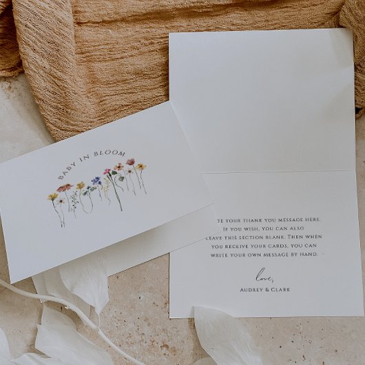 カラフルなワイルドフラワーベイビー イン ブルーム ベイビーシャワー サンキューカード