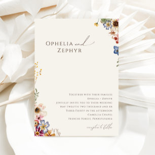 カラフルなワイルドフラワー   ベージュのガーデンウェディング 招待状