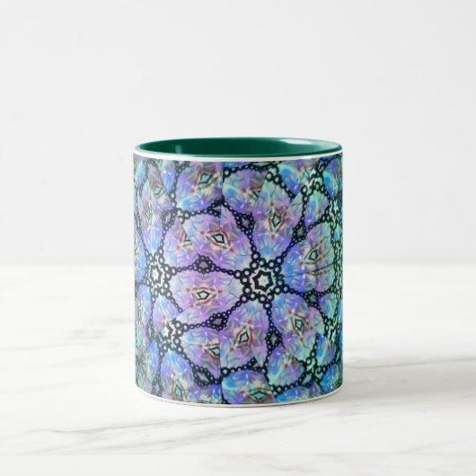 カラフルな万華鏡のように千変万化するパターンのマグ#1 ツートーンマグカップ (中央)