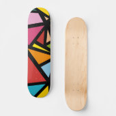 カラフルな三角形のパターン3 スケートボード (正面)