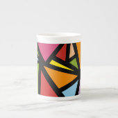 カラフルな三角形のパターン3 ボーンチャイナマグカップ (正面)