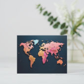 カラフルな世界地図 - 水彩画の旅行アート ポストカード (スタンド正面)