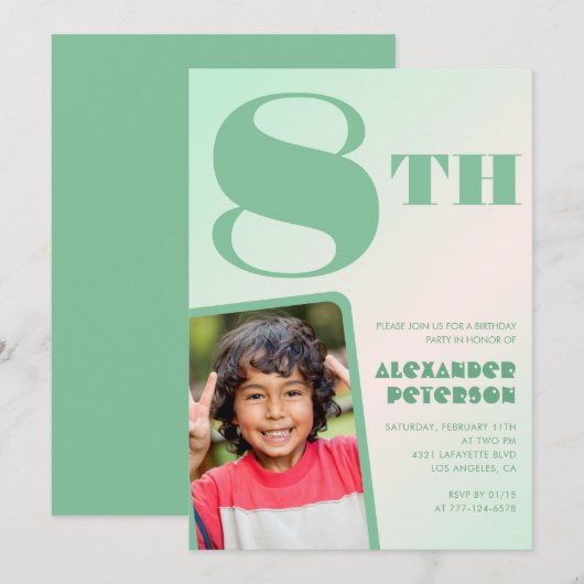 カラフルな写真入りグリーン8歳の誕生日招待状 招待状 (正面/裏面)