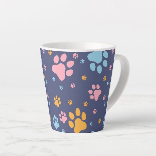 カラフルな動物の足跡パターン カフェラテマグ (右アングル)