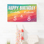 カラフルな双子の誕生日パーティー 横断幕 (インサイチュ)