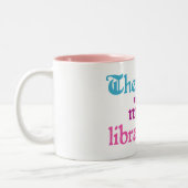 カラフルな司書の引用文のマグ ツートーンマグカップ (左)