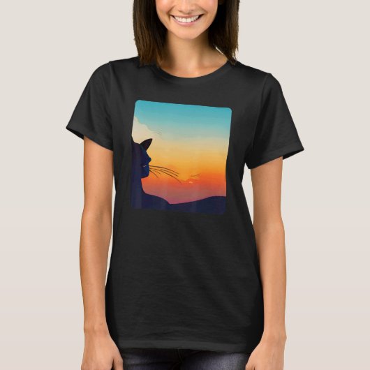 カラフルな夕日を眺める黒猫の子猫 Tシャツ (正面)