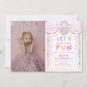 カラフルな女の子の誕生日フォト「ペーパーチェーンのディスコ」 招待状 (正面)