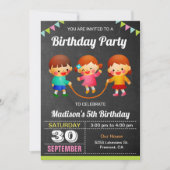 カラフルな子供たちのなわとびの誕生日パーティー 招待状 (正面)