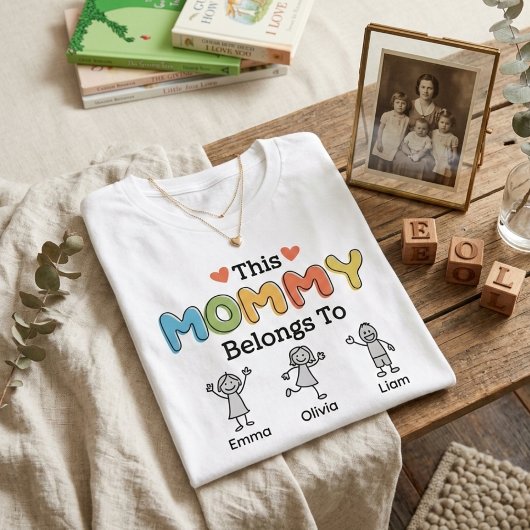カラフルな子供たちの名前スタイルのママ Tシャツ