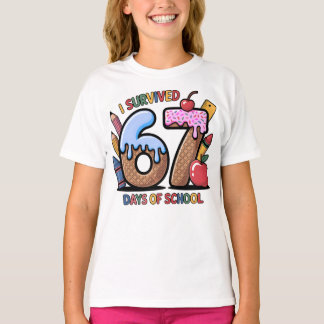カラフルな学校のデザイン 学校67日目を乗り切ったよ Tシャツ