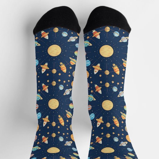 カラフルな宇宙をテーマにした惑星のパターン ソックス (上部)