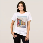 カラフルな家々が並ぶ通り トライブレンドTシャツ (正面全面)