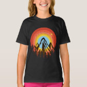 カラフルな山の夕焼けTシャツ Tシャツ (正面)