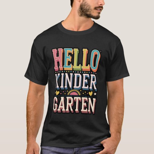 カラフルな幼稚園のデザイン こんにちは Tシャツ (正面)