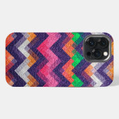 カラフルな幾何学模様のレザールック iPhoneケース (裏面横)