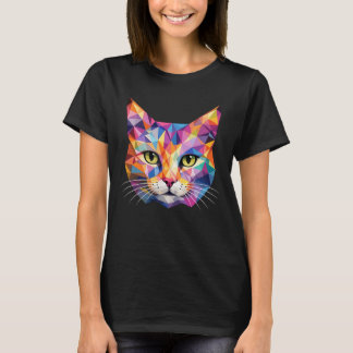 カラフルな幾何学模様の猫の顔 ローポリゴンの三角形アート Tシャツ
