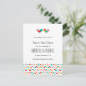 カラフルな幾何学的な三角形のハート ウェディング 案内ポストカード (スタンド正面)