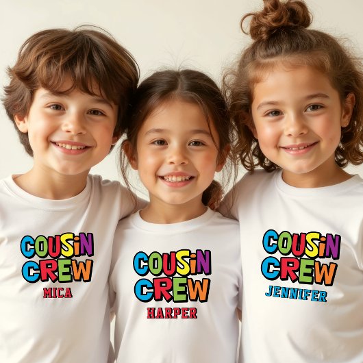 カラフルな従兄弟クルーの家族再会 トドラーTシャツ