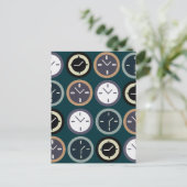 カラフルな時計の文字盤パターンの時計職人 ポストカード (スタンド正面)