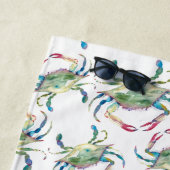 カラフルな沿岸の青いカニ ビーチタオル (インサイチュ)