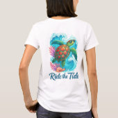 カラフルな海のカメの乗り物 Tシャツ (裏面)
