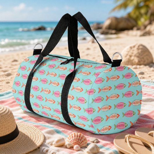カラフルな海岸の夏の魚のパターン ダッフルバッグ