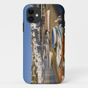カラフルな漁船のある港町 iPhone 11 ケース