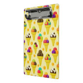 カラフルな漫画のアイスクリームコーン ミニクリップボード (アングル2)